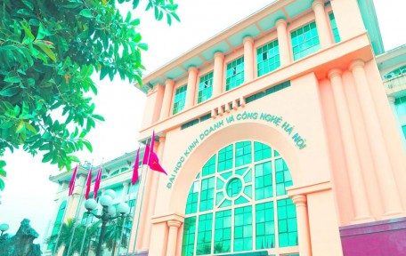 GIÁO SƯ HIỆU TRƯỞNG TRẦN PHƯƠNG VỚI SỰ HÌNH THÀNH VÀ PHÁT TRIỂN ĐẠI HỌC HÌNH THỨC VỪA LÀM VỪA HỌC