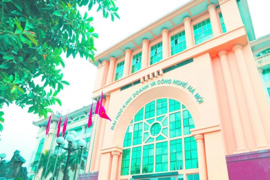 GIÁO SƯ HIỆU TRƯỞNG TRẦN PHƯƠNG VỚI SỰ HÌNH THÀNH VÀ PHÁT TRIỂN ĐẠI HỌC HÌNH THỨC VỪA LÀM VỪA HỌC